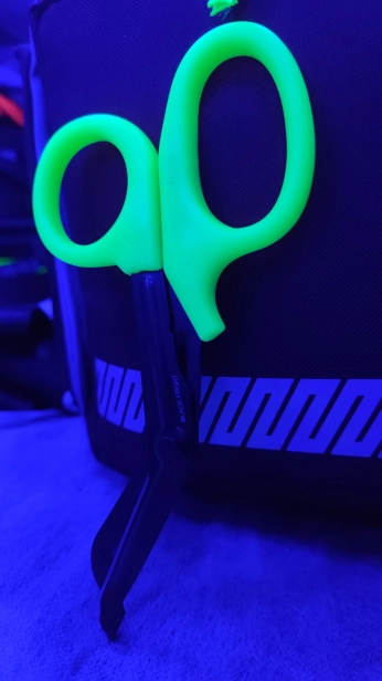 nożyczki-black-front-pro-fluo-003.jpg